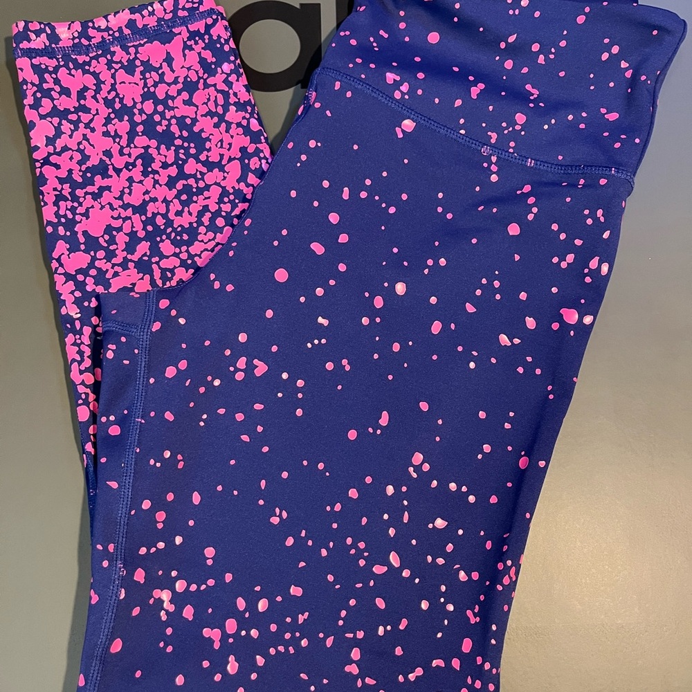 ZYIA Active Light n Tight Hi-Rise Leggings – Navy with Hot Pink Splash